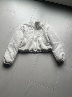SHEIN White Cropped Puffer Jacket